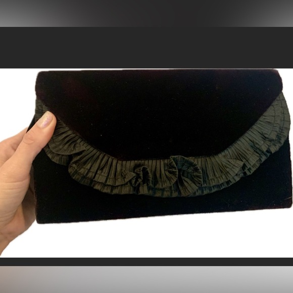 Andre Cellini Handbags - Andre Cellini Vintage Velvet Crossbody Clutch